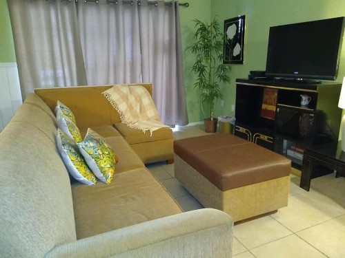 Four Bedroom Family Accommodation - Private Beach - image 49