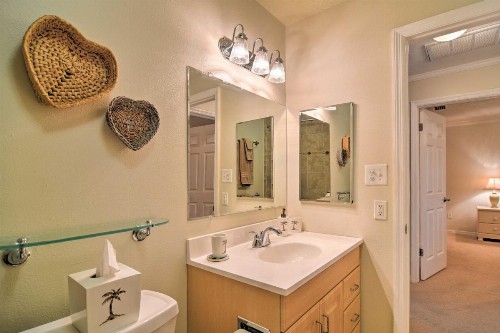 Bayfront Condo 3Mi to Downtown St Petersburg - image 11