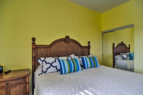 Waterfront Condo w/Balcony+Views 3Mi to Beach - image 12