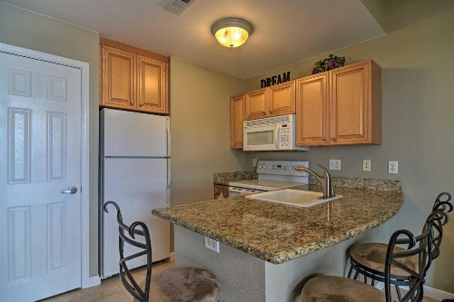 Waterfront Condo w/Balcony+Views 3Mi to Beach - image 9