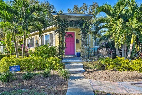 Cozy Pet Friendly Palms about 4 Miles to St Pete Beach - image 2