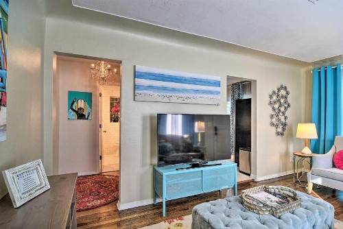 Cozy Pet Friendly Palms about 4 Miles to St Pete Beach - image 3