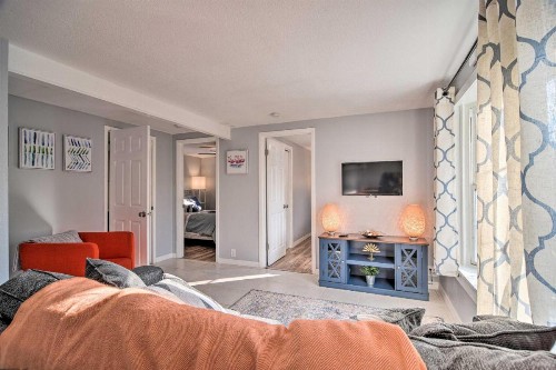 Cozy Beach Apt with Pool 3 Mi to St Pete! - image 10