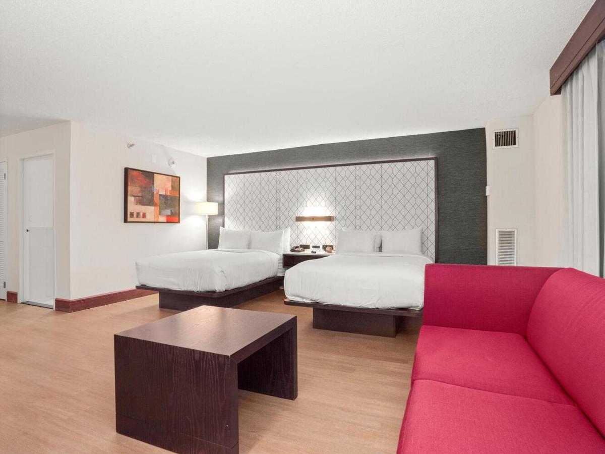 Crowne Plaza Stamford - image 3