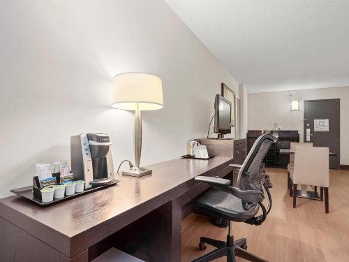 Crowne Plaza Stamford - image 32