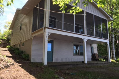 Selah Lakefront Retreat - image 12