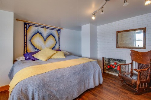Selah Lakefront Retreat - image 5