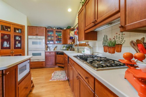Selah Lakefront Retreat - image 6