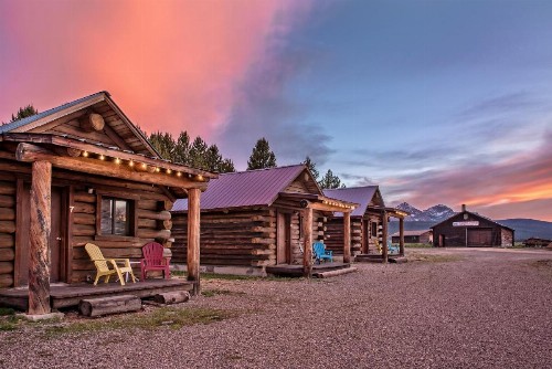 Triangle C Cabins - image 1