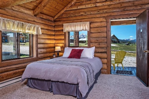 Triangle C Cabins - image 12