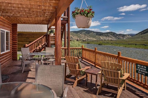 Redfish Riverside Inn - image 9