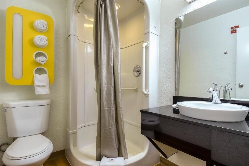 Motel 6-Stanton CA - image 12