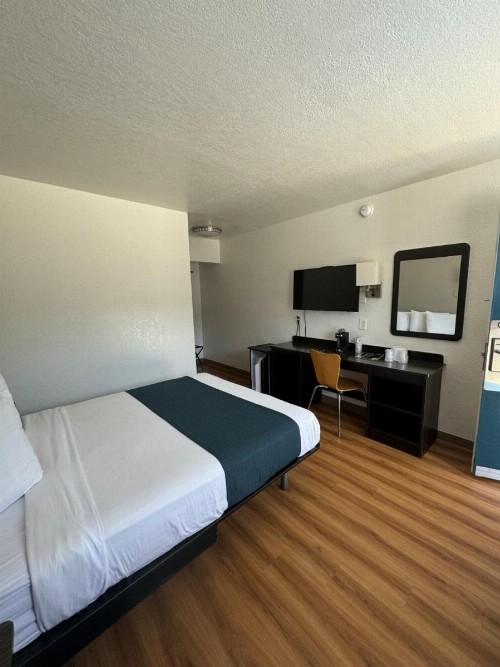 Motel 6-Stanton CA - image 17