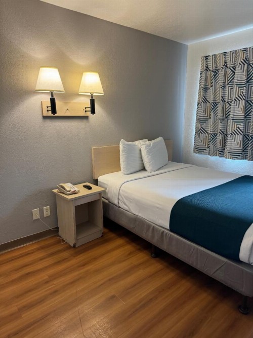 Motel 6-Stanton CA - image 2