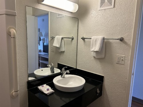 Motel 6-Stanton CA - image 30