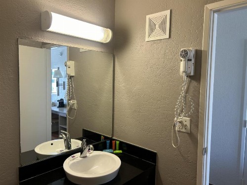 Motel 6-Stanton CA - image 6