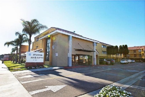 Stanton Inn & Suites - image 2