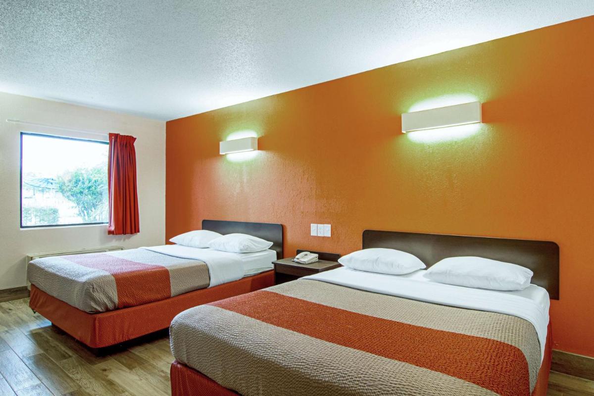 Motel 6-Starke FL - image 2