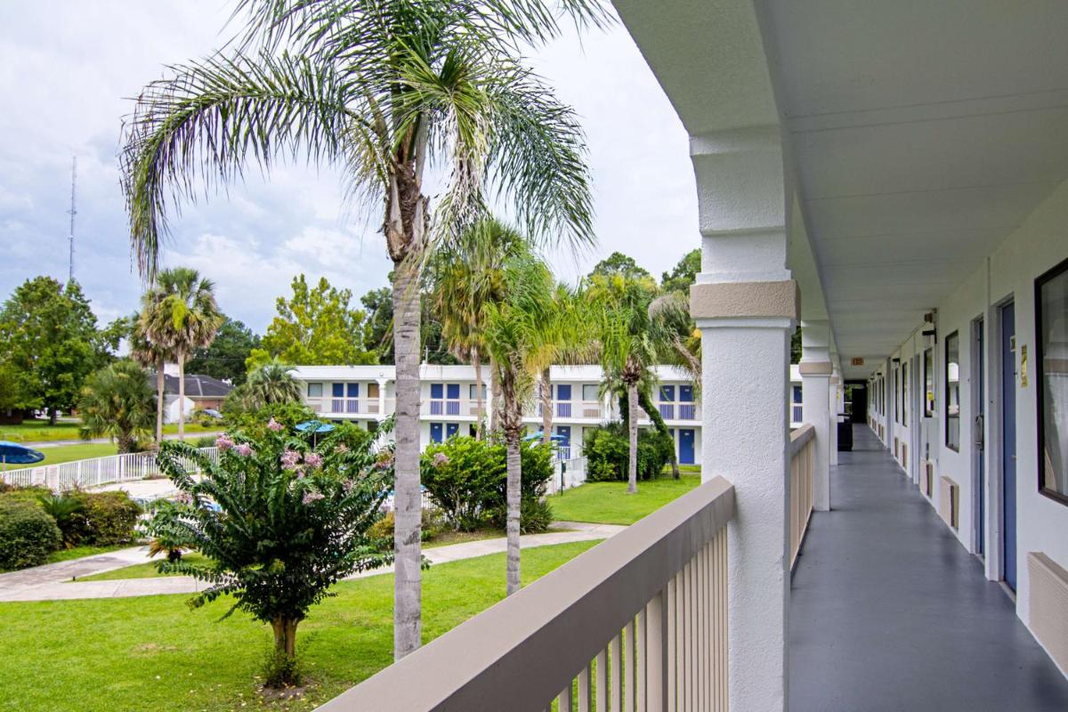 Motel 6-Starke FL - image 5