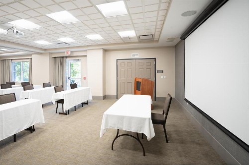 Country Inn & Suites by Radisson State College (Penn State Area) PA - image 31