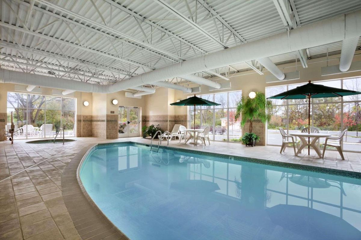 Country Inn & Suites by Radisson State College (Penn State Area) PA - image 6