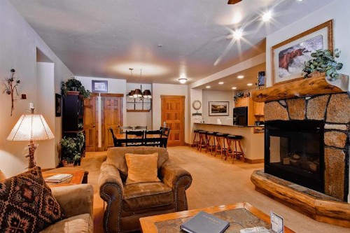 Champagne Lodge - image 1
