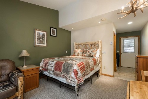Ponderosa Lodge - image 20