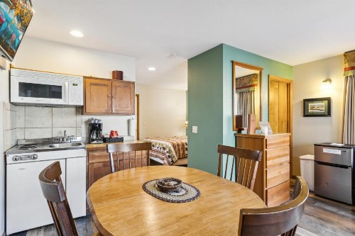 Ponderosa Lodge - image 36