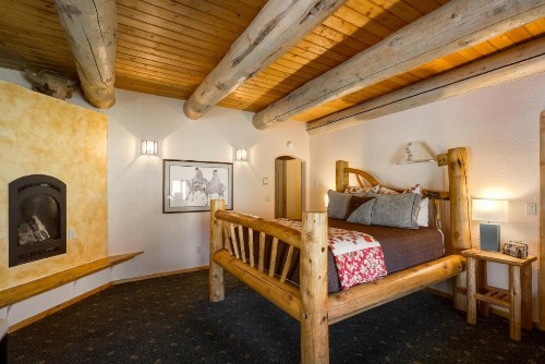 Mariposa Lodge Bed and Breakfast - image 11