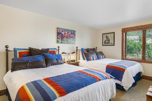Bear Claw 413 - image 12