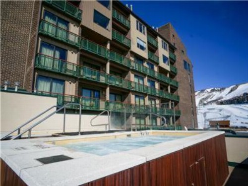 Sheraton Condominium 704 - image 2