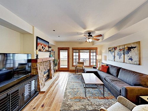 Downtown Gem 2Br/2.5Ba Overlooking The Yampa River Condo