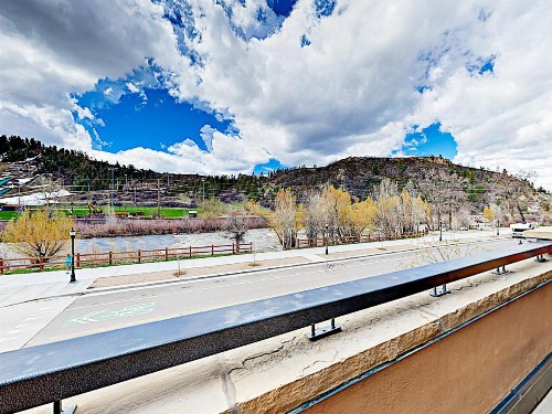 Downtown Gem 2Br/2.5Ba Overlooking The Yampa River Condo - image 10