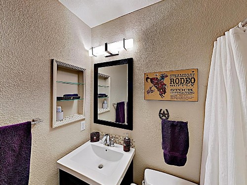 Walton Creek Condo- Hot Tub Near Slopes & Shuttle Condo - image 9