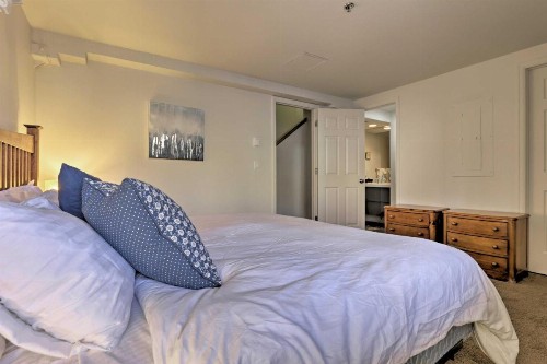 Steamboat Townhome with Hot Tub - Walk to Lifts! - image 12