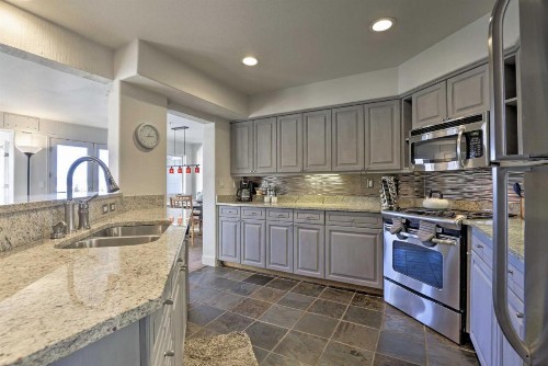 Steamboat Townhome with Hot Tub - Walk to Lifts! - image 13