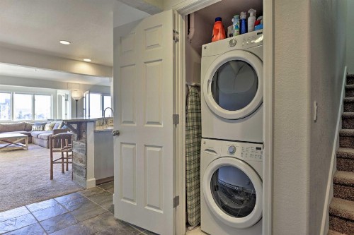 Steamboat Townhome with Hot Tub - Walk to Lifts! - image 7
