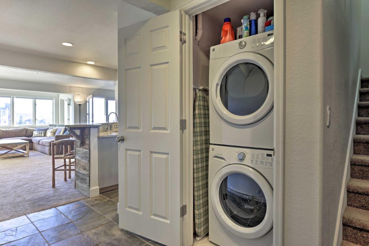 Steamboat Townhome with Hot Tub - Walk to Lifts! - image 7