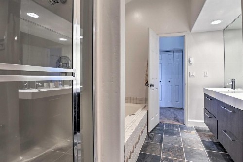 Steamboat Townhome with Hot Tub - Walk to Lifts! - image 8
