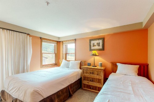 Torian Plum Plaza 401 - image 10