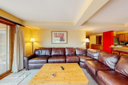 Torian Plum Plaza 401 - image 11