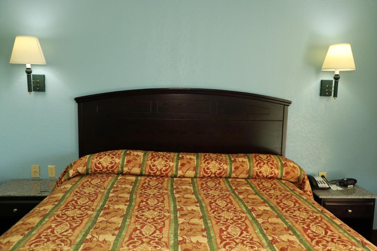 Budget Inn - image 5