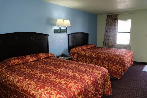 Budget Inn - image 9