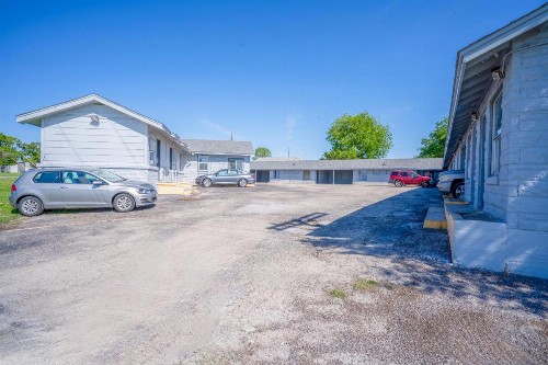 Royal Inn Motel - image 11