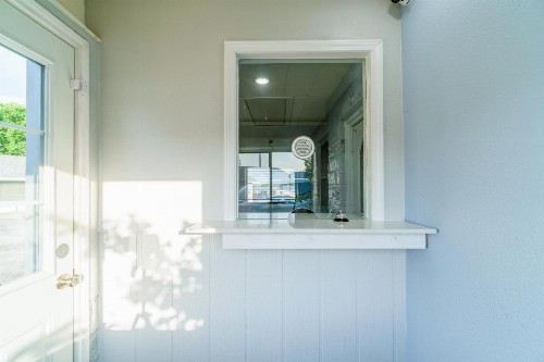 Royal Inn Motel - image 17