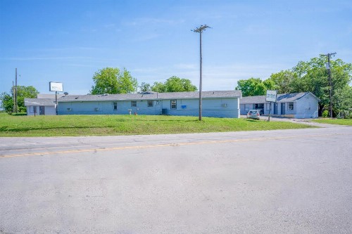 Royal Inn Motel - image 19