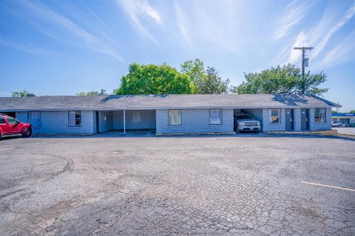 Royal Inn Motel - image 3