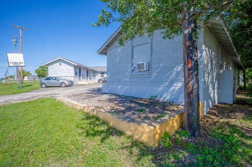 Royal Inn Motel - image 5