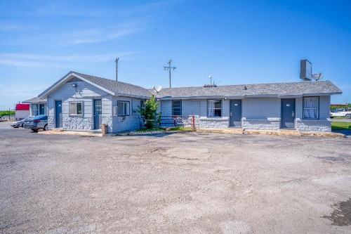Royal Inn Motel - image 8