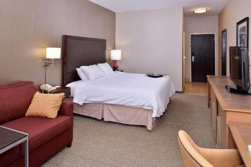 Hampton Inn Steubenville - image 14